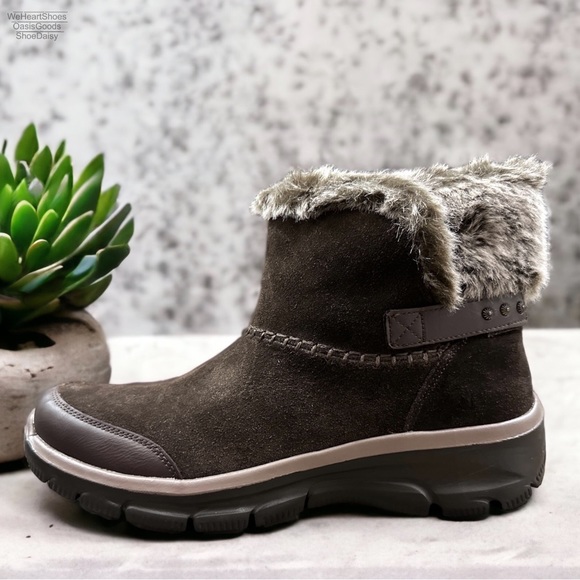 NIB Skechers Relaxed Fit Easy Going Quantum Pull on Boots Chocolate Suede - Picture 4 of 12